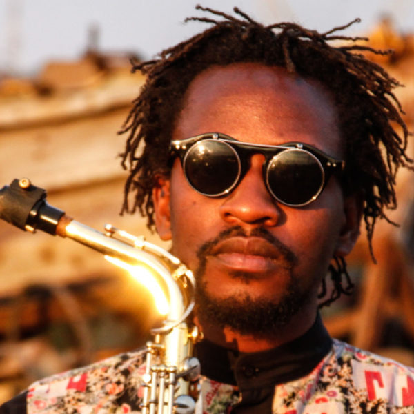 VEE MUKARATI & THE HORN OF HOPE